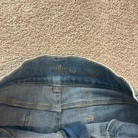 Classic Blue Women’s Jeans - Picture 5 of 5